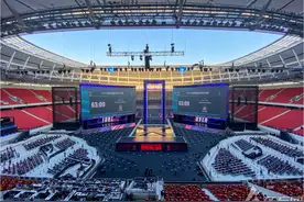 精彩“五杀”燃爆全场 记者直击S10总决赛：一场电竞迷的盛宴图片