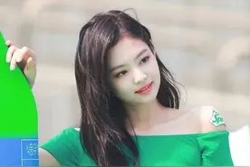 金智妮(JENNIE)，韩国女团成员，喵咪相图片