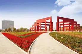 杨蕾为市委党校秋季主体班学员作专题报告图片