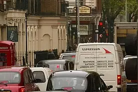 不知道这些技巧，就别说会开自动挡，老司机这样做，汽车多开5年图片