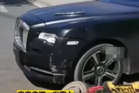 外卖小哥撞上百万豪车，面临30多万维修费？交警：仍在调查当中图片