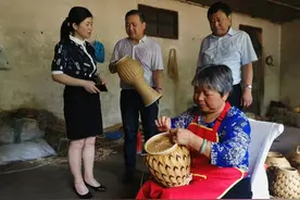 裕安区副区长郑敏到独山镇调研“非遗”项目图片