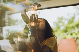 让男人情不自禁的，往往不是漂亮女人，而是这样的女人图片