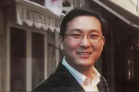 上海南京路60亿拍地，美国洛杉矶半亿买房：董卿和她神秘富豪老公图片