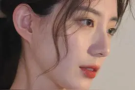 小说：“再忍忍，忍忍就过去了。”图片