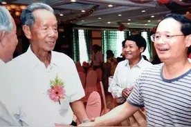 盆盎春长驻  老树发新枝图片