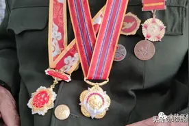 老前辈一番话，在场官兵不禁潸然泪下……图片