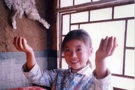 《甄嬛传》中的青樱，竟是《暖春》的小花？她的童星路也不好走图片