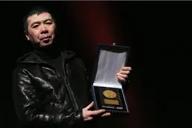 冯巩和冯小刚，两人都姓“冯”，隐藏28年的关系，冯小刚已表后悔图片