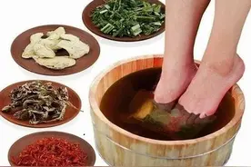 中医告诉你这样泡脚最有效，泡错了脚反而起反作用图片