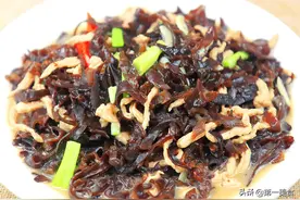 简单又好吃的小炒木耳，掌握这几个技巧，木耳脆嫩可口更入味图片