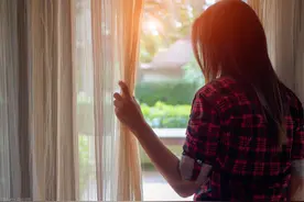 抑郁症 ‖ 活着比死更艰难，有没有一瞬间，你也很想消失？图片
