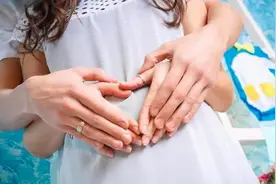 孕吐让准妈妈苦不堪言，3类女性更易中招，知道如何应对很重要图片