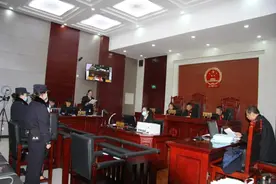 涉及被害人238人！临河凯蒂8090婚纱摄影店老板涉嫌集资诈骗案开庭审理图片