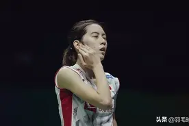 羽毛球：晚上打毛球有害？哪个时间打羽毛球最佳？图片