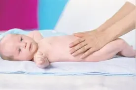 婴儿抚触操全动图讲解，轻松学会！让爱在指间传递图片