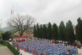 让红色基因薪火相传图片
