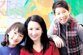 她是孙俪的“婆婆”，年轻时和黄日华恋爱被骂，如今55岁身价上亿视频封面