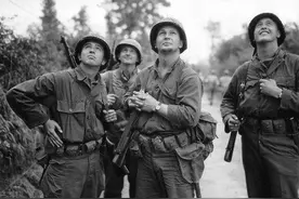 国弱被人欺-1946年两个美国大兵大庭广众之下轮奸了北平女学生图片