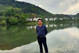我47岁，外出打拼妻子严重烧伤，容损肢残欲离婚，一句话让她泪目图片