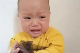 为什么孩子总会对着空地说"有人"？并非迷信，家长心里要有数图片