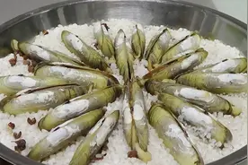 这样做蛏子才鲜美，一道盐焗蛏子，制作简单，鲜嫩好吃，收藏了！视频封面