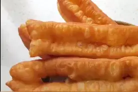 这个油条配方一定收藏！只需饧面20分钟！简单省时，个个蓬松酥脆图片