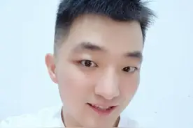 太硬核！河南90后无腿小伙俩月减50斤成健身教练，一分钟能做上百俯卧撑图片