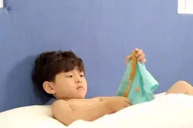 10岁男孩从未穿过内裤，保健科大夫：原则上孩子会走路就要开始穿图片