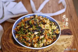 一个菜两碗饭，简单的一餐在朋友圈火了，拒绝浪费，不剩菜剩饭图片