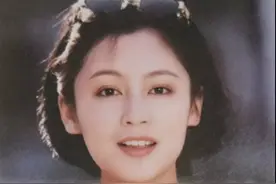 陈飞宇晒陈红旧照庆生，不施粉黛美人倾城，直言喜欢妈妈这类型的图片