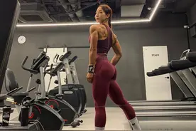 肩部酸痛抬不起来，5个动作全面强化肩部肌肉力量，练宽肩部图片
