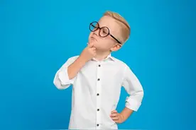 小朋友视力不良，全是“玩手机”的错吗？图片