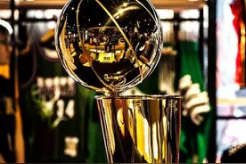 NBA总冠军奖杯叫“奥布莱恩杯”，那其他奖杯用谁命名？科比在列图片