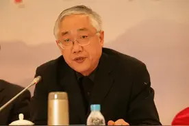 他是被中纪委清查出来的清官，父亲被称“青天”，祖父是党的创始人图片