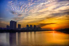 随州：朝霞漫天 五彩欢颜图片
