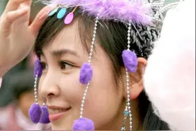 女儿给父亲做“人体”模特，面对非议，凭啥直言：我比你们都干净图片