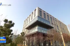 威海市委副书记、代市长闫剑波到高区走访调研重点企业和国家区域创新中心建设图片