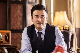 著名演员柳云龙：成名前很坎坷，与初恋妻子相爱一生图片