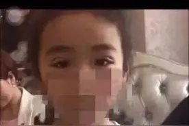 为庆祝开学，妈妈带7岁女儿“割双眼皮”，她怎么想的图片