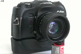 上海海鸥为美国贴牌生产的Phoenix P-5000单反相机图片
