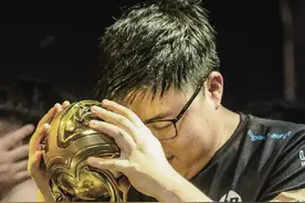 Uzi因病退役｜谁的青春不是在拿健康换梦想图片