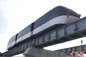 重庆“云巴”示范线正式亮相 打通城市交通“微循环”图片