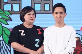 拜师冯巩、为挣“快钱”抛弃贾玲，白凯南的故事远比你想得更荒唐图片