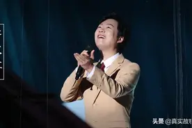 和偶像同台的普通人：费玉清闭麦了，但模仿他的年轻人还在坚持图片