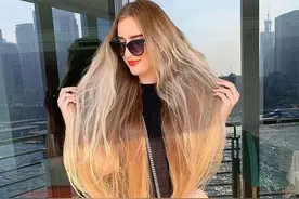 澳洲女子5年没剪头发，如今长到1米，洗后要3个小时才能干图片