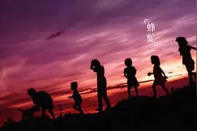 熊孩子车顶“蹦迪”赔款上万：没有天生的熊孩子，只有不懂教育的“熊家长”图片