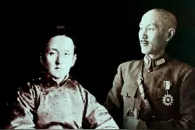 是谁指点蒋介石退守台湾？又是谁建议毛主席先夺台湾？图片