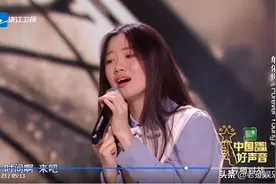 李宇春连输两轮后略显紧张，网友：她昨晚输给李健输得“实在”图片