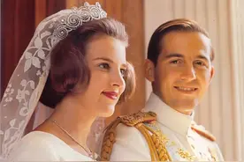 丹麦二公主，未婚夫被美貌妹妹抢走，却在宴会偶遇王子，恩爱一生图片